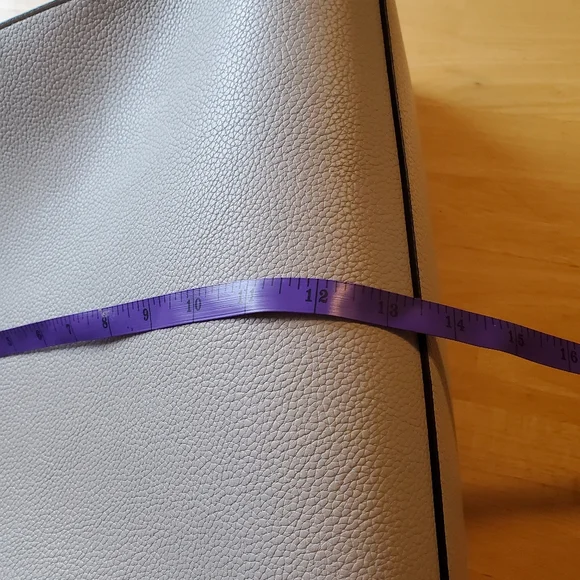 HOST PICK** CALVIN KLEIN HAND BAG - Picture 13 of 13